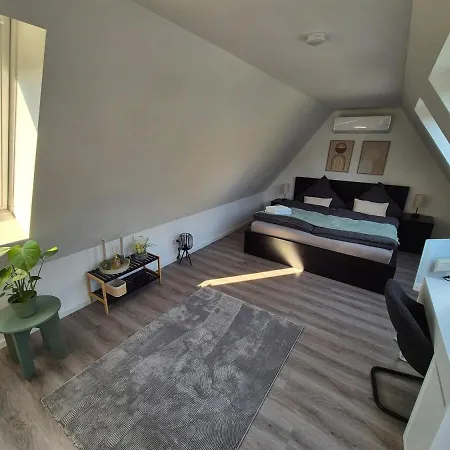 Modernes In Ruhiger Lage Appartement
