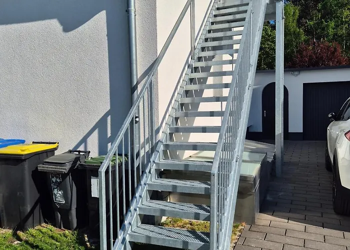 Modernes In Ruhiger Lage Neurenberg