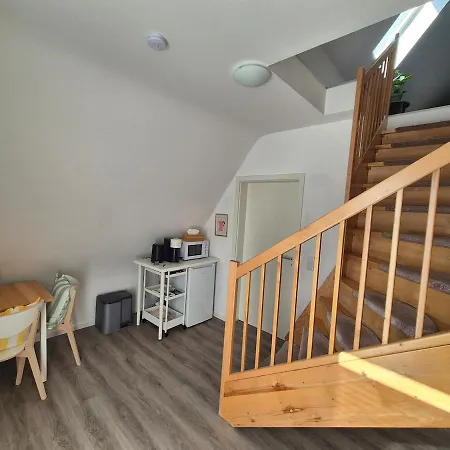 Modernes In Ruhiger Lage